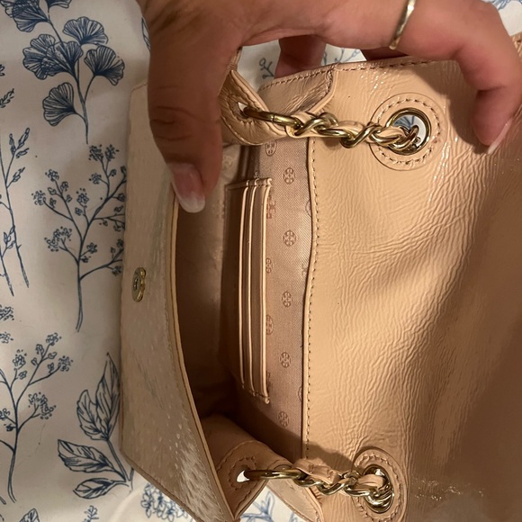 Elegant Beige Leather Shoulder Bag - Picture 5 of 5